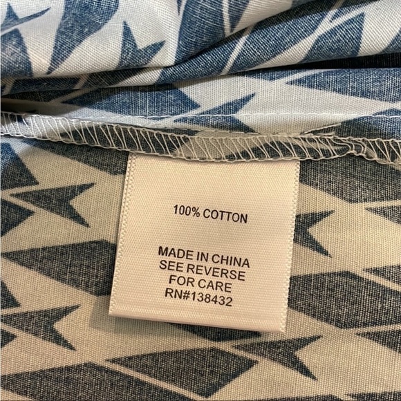 ModCloth Top NWT Pan Collar Sleeveless Shirt Undeniable Intrigue Size Medium - Picture 7 of 9